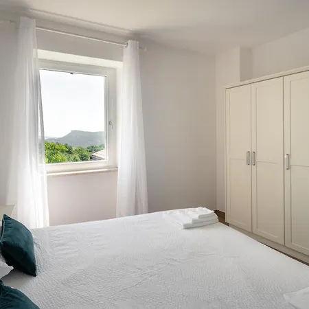 Lanterna Apartment